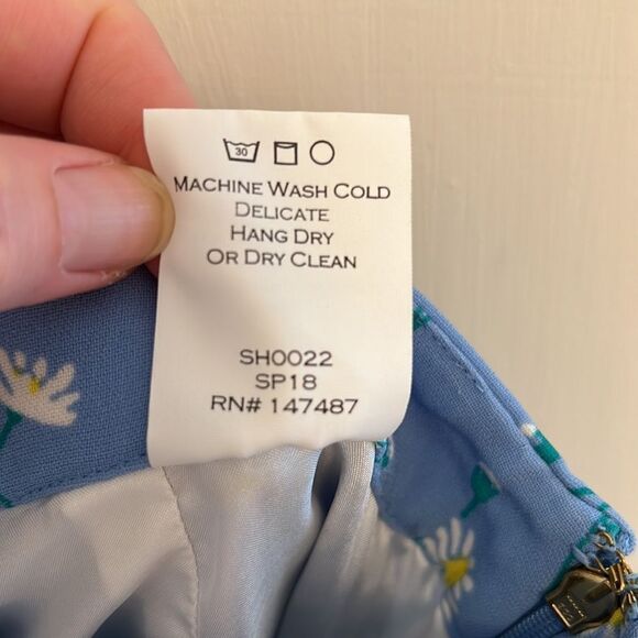 Draper James // Daisy Vine Ruffle Shorts - Picture 10 of 10